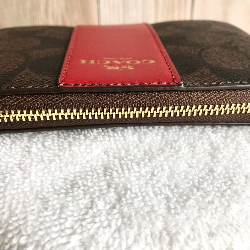 🆕 Coach Corner Zip Wristlet - Picture 5 of 8